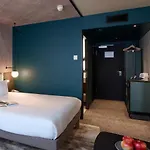 Novotel Expo Hotel 4*