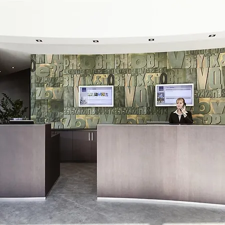 Novotel Expo Готель 4*