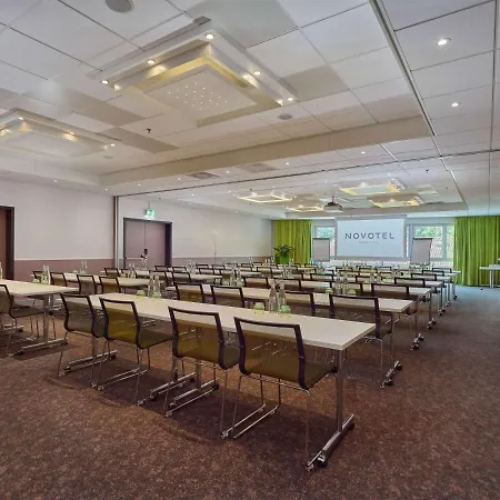Готель Novotel Expo