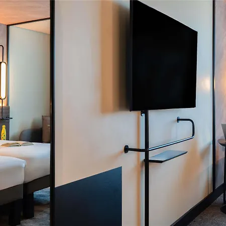 Hotel Novotel Expo 4*