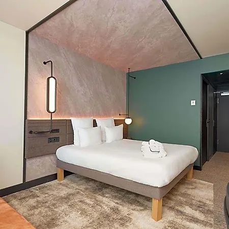 Novotel Expo Szálloda 4*