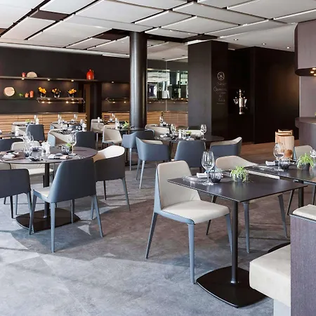 Hotel Novotel Expo 4*