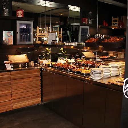 Novotel Expo Hotel 4*