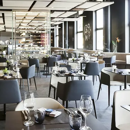 Novotel Expo Готель 4*