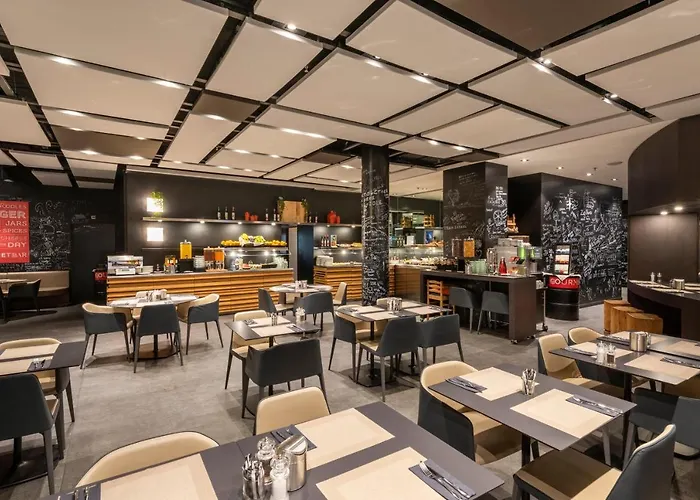 Hotel Novotel Expo 4*