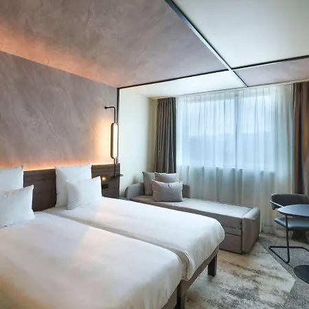 Novotel Expo ホテル 4*