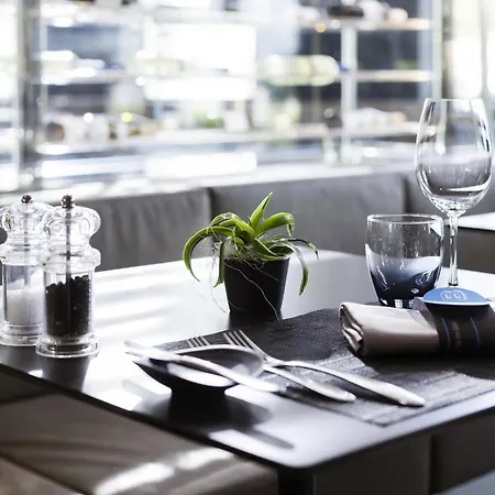 ホテル Novotel Expo 4*