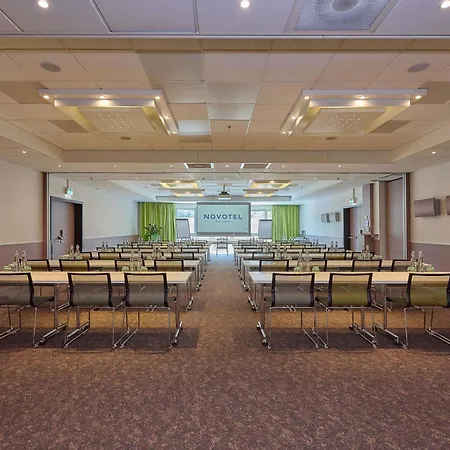 ホテル Novotel Expo ベルン