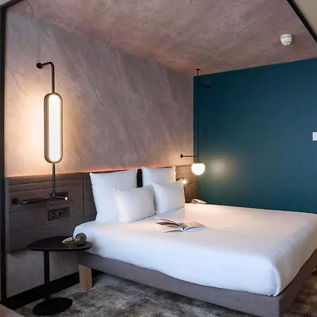 ホテル Novotel Expo 4*